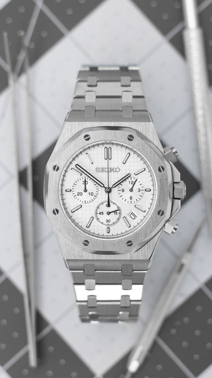 Royal Seikoak White Chronograph